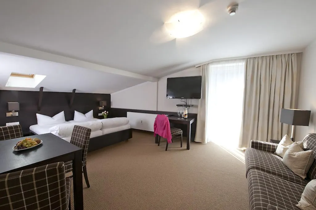 Hotel Bierwirt İnnsbruck 4*,